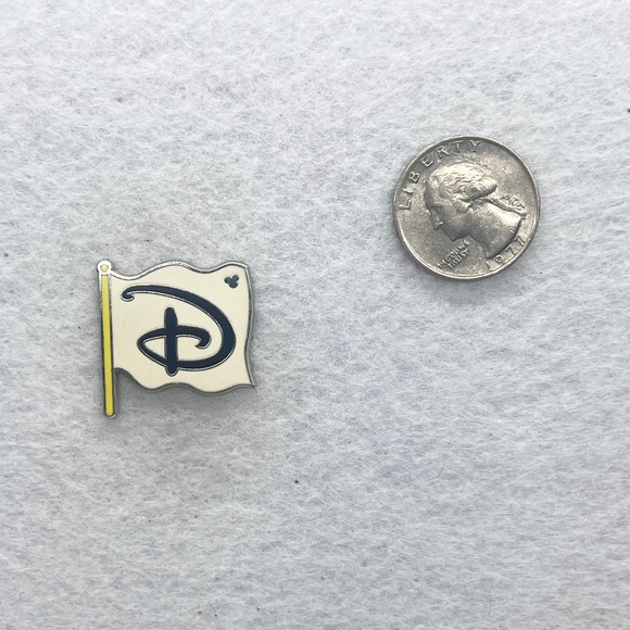 🔮 5/$25 Disney 'D' Logo Flag Pin - Picture 2 of 3